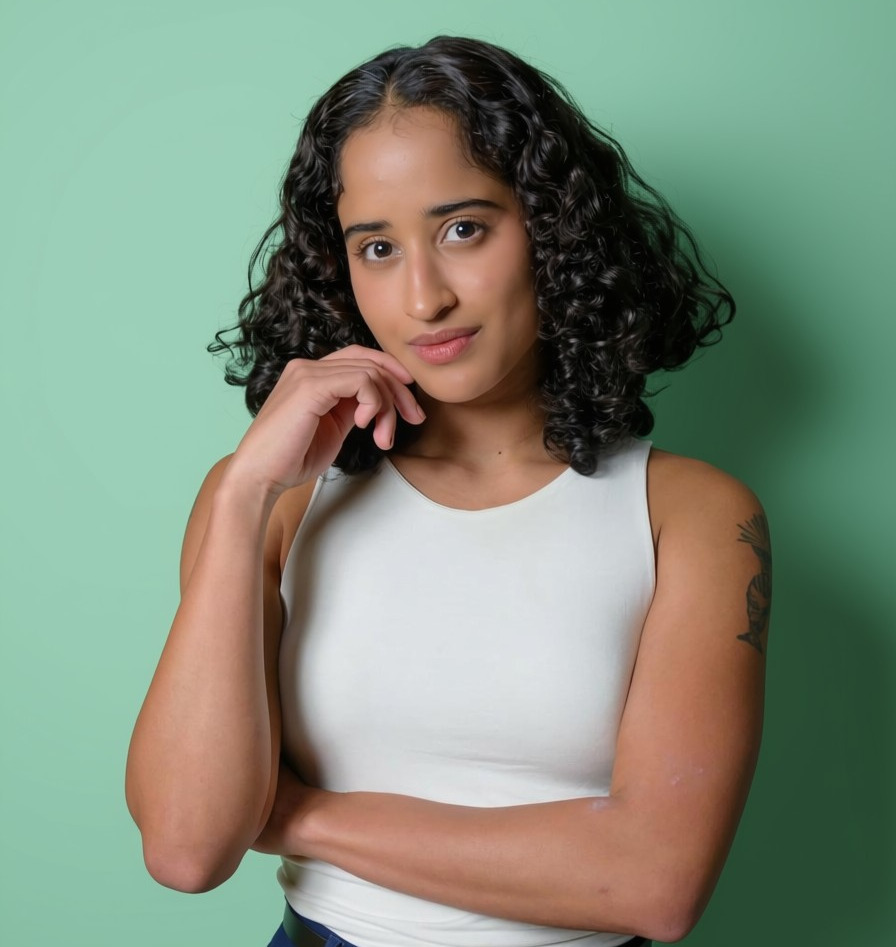 Portrait of Janniere Santos, founder of SheGrowth